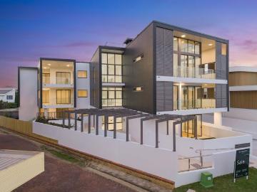 Coastal Luxury Meets Timeless Elegance