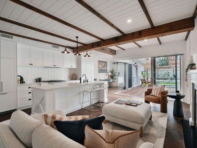 Where Coastal Living Meets Architectural Brilliance