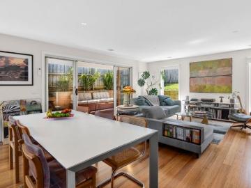 Where Coastal Living Meets Daily Practicality