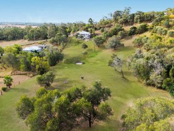 WHERE COUNTRY CHARM MEETS CAPTIVATING VIEWS