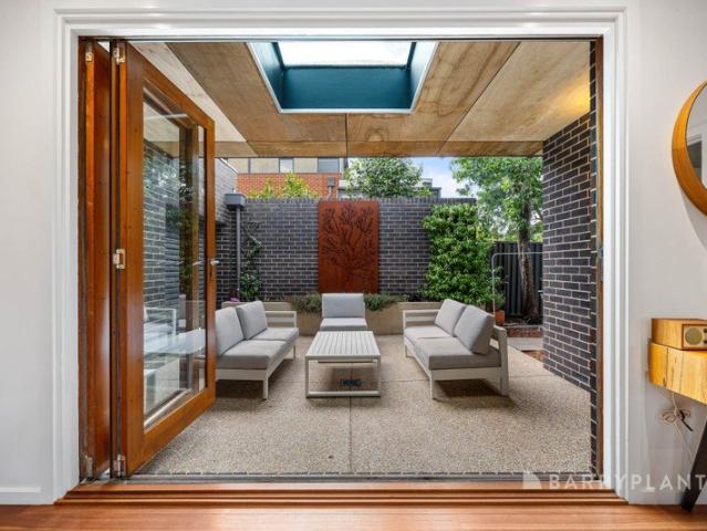 Where Family Comes Together: 5 Bedrooms on 1135m² in Ballarat North