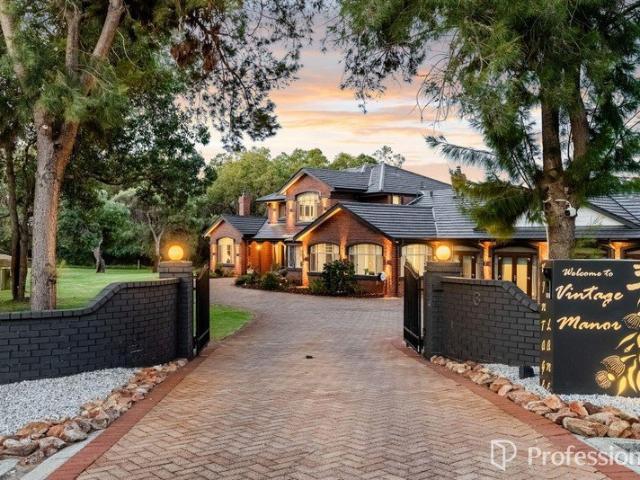 Where Grandeur Meets Country Calm A Landmark Estate in The Vines