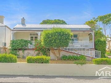Albany, Western Australia - Balcony, Equipped kitchen