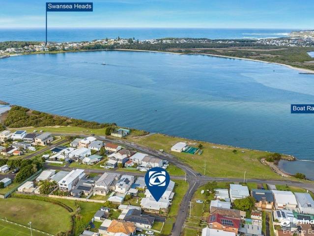 Where Lake Macquarie Meets the Pacific Ocean!