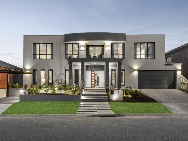 Where Luxury Meets Family Living on 725sqm approx