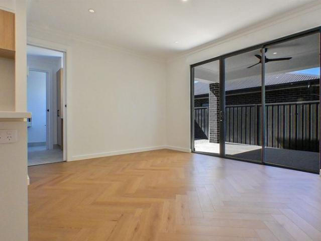 Where Luxury Meets Style – Near New Townhouse