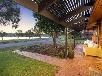 Where Luxury Meets The Lake