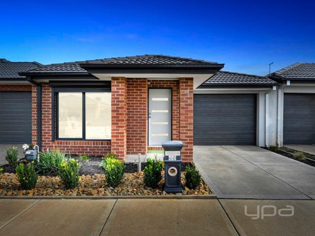 WHERE MODERN STYLE MEETS EFFORTLESS LIVING