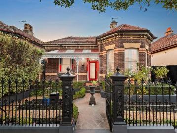 Where Old Meets New: A Masterclass in Architectural Harmony