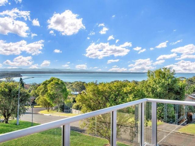 Where Panoramic Views Meet Family Flexibility