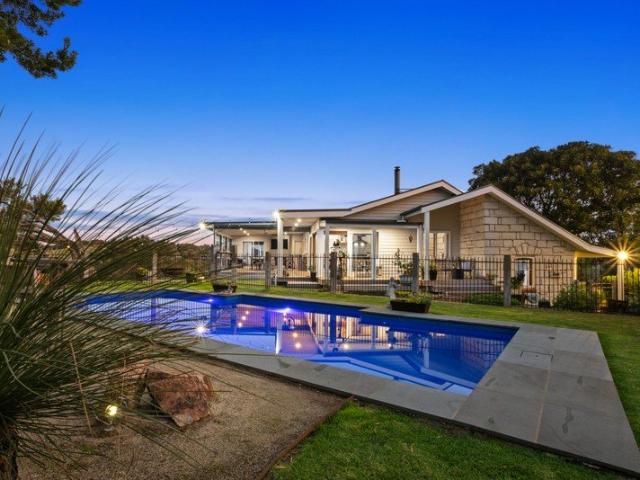 Where Peninsula Lifestyle Meets Peaceful Rural Living