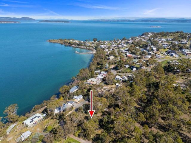 Where Privacy, Nature and Water Views Come Together