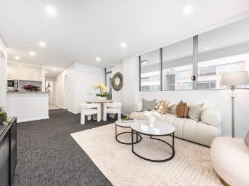 Where Space, Sunlight, Views and City Fringe Living Align