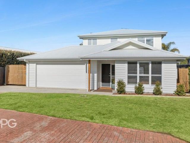 Where Spacious Living and Seaside Style Align
