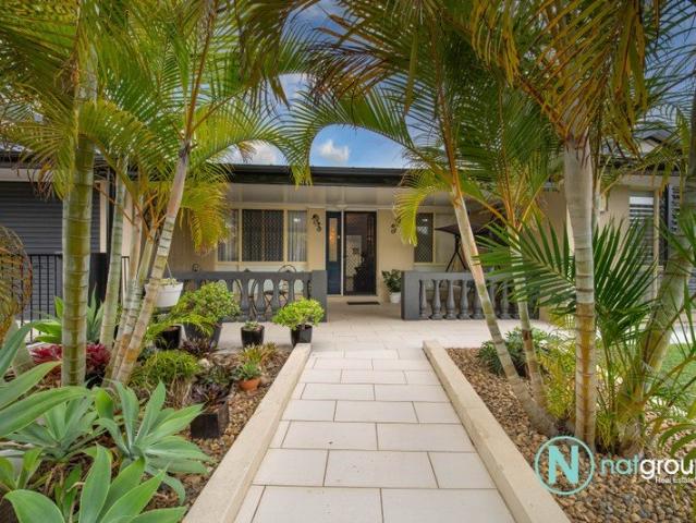 Where Style Meets Family Living in a Peaceful Cul de Sac