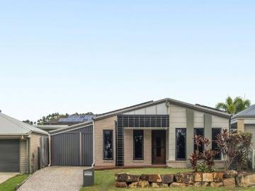 OWNER OCCUPIED! MOVE IN READY