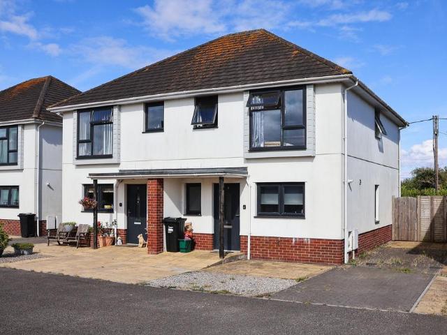 Wherry Close, Truro TR3 3 bed semi detached house to rent £1,295 pcm £299 pw