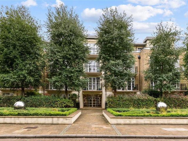 Whitcome Mews, Richmond, Surrey, TW9 1 bed flat to rent £2,250 pcm £519 pw