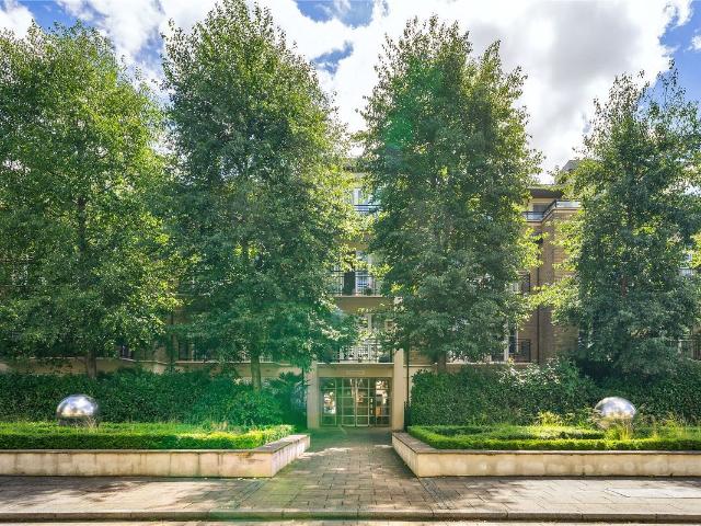 Whitcome Mews, Richmond TW9, 1 bed flat to rent, £2,250 pcm | PrimeLocation