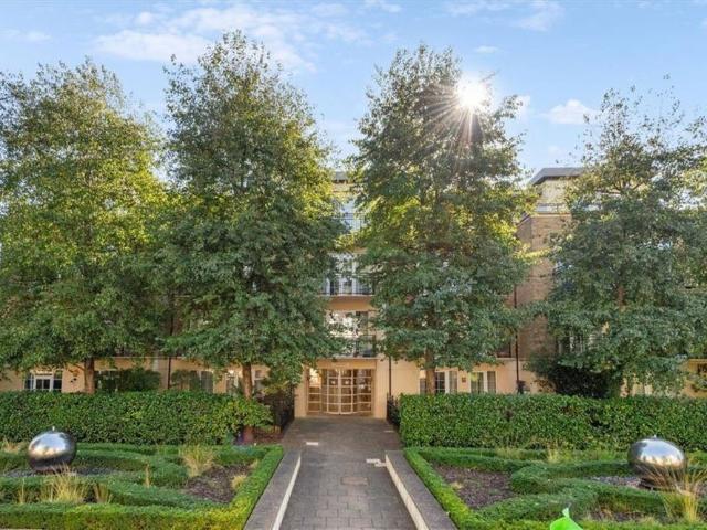 Whitcome Mews, TW9, London