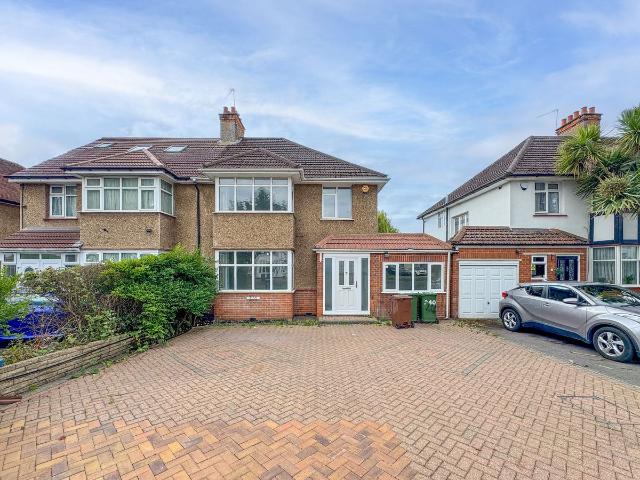 Whitchurch Lane, Edgware HA8, 3 bed flat to rent, £2,250 pcm | PrimeLocation