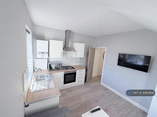 Whitchurch Road, Cardiff, CF14 1 bed flat to rent £925 pcm £213 pw