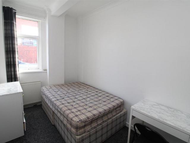 Whitchurch Road, Cardiff CF14 1 bed house to rent £555 pcm £128 pw