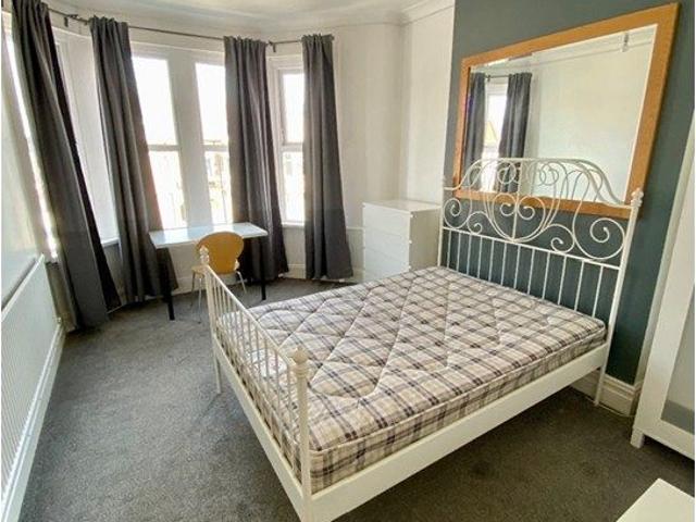 Whitchurch Road, Cardiff CF14, 3 bed flat to rent, £1,575 pcm | PrimeLocation