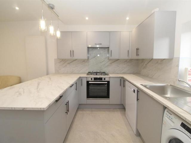 Whitchurch Road, Cardiff CF14 4 bed house to rent £2,000 pcm £462 pw