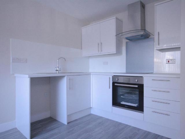 Whitchurch Road, The Heath, Cardiff CF14, 1 bed flat to rent, £845 pcm | PrimeLocation