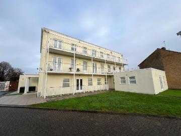 Whitbourne Avenue, Swindon SN3, 2 bed flat to rent, £1,200 pcm | PrimeLocation