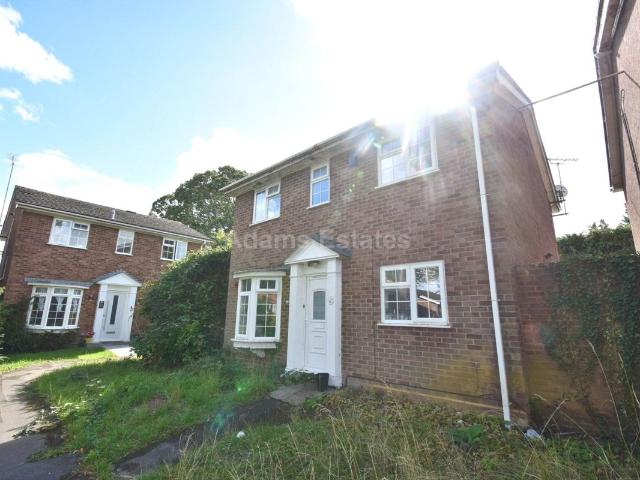 Whitby Drive, Reading RG1, 6 bed detached house to rent, £3,600 pcm | PrimeLocation