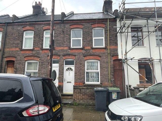 Whitby Road, Luton LU3, 2 bed semi detached house to rent, £1,350 pcm | PrimeLocation