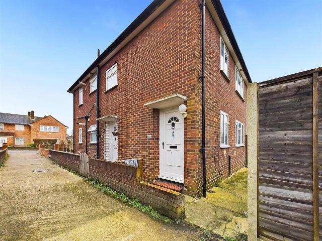 Whitby Road, Ruislip HA4 2 bed maisonette to rent £1,625 pcm £375 pw