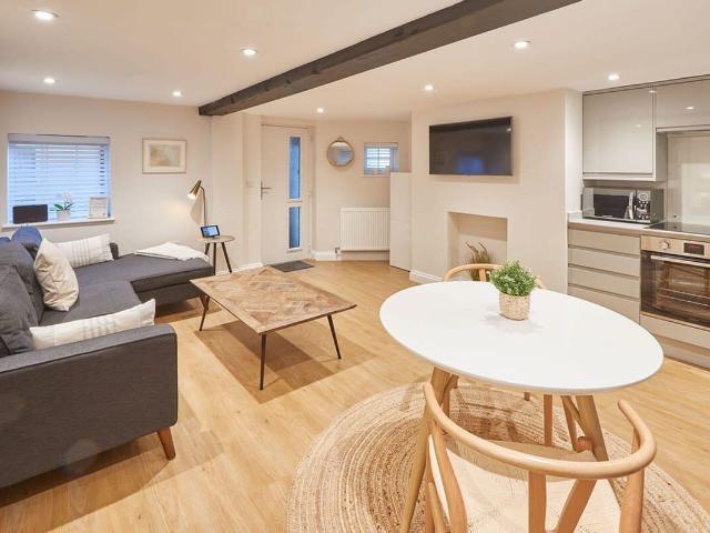 Whitby YO21, 1 bed flat to rent, £1,867 pcm | PrimeLocation