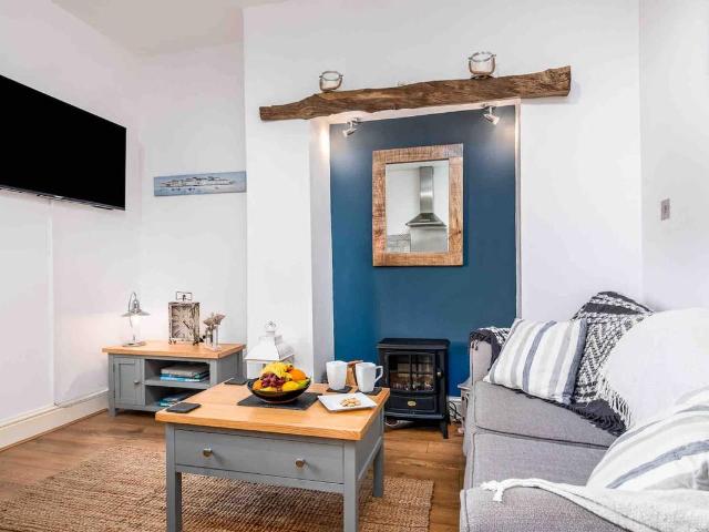Whitby YO21, 2 bed flat to rent, £2,484 pcm | PrimeLocation