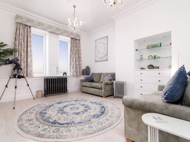 Whitby YO21, 2 bed flat to rent, £4,040 pcm | PrimeLocation
