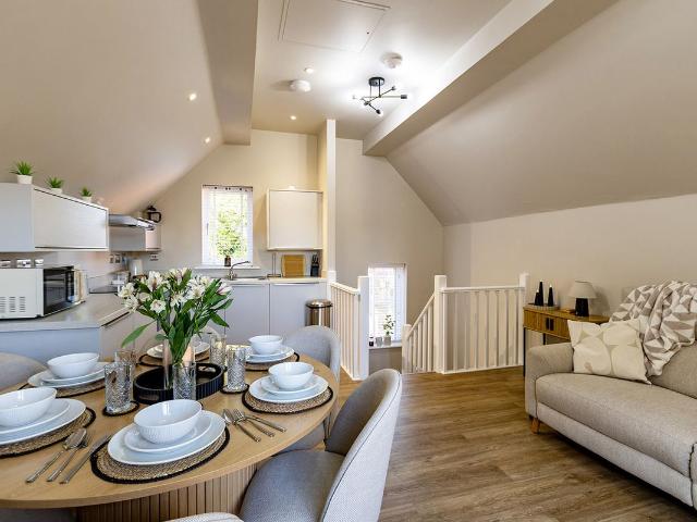 Whitby YO21, 3 bed flat to rent, £3,512 pcm | PrimeLocation