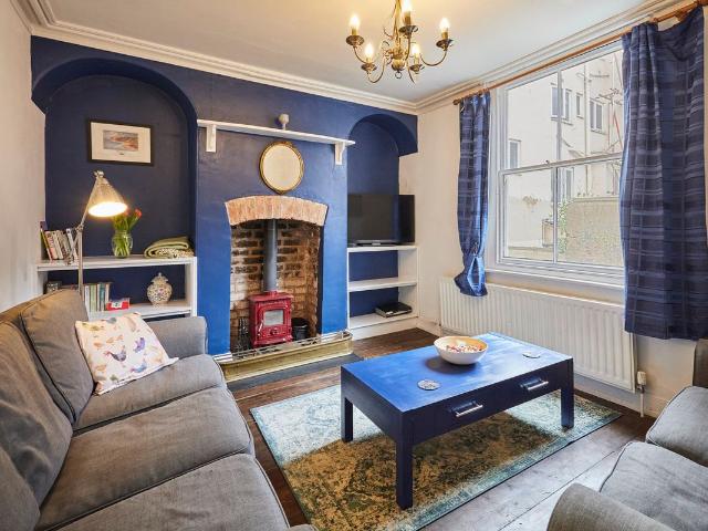 Whitby YO21, 3 bed flat to rent, £2,609 pcm | PrimeLocation