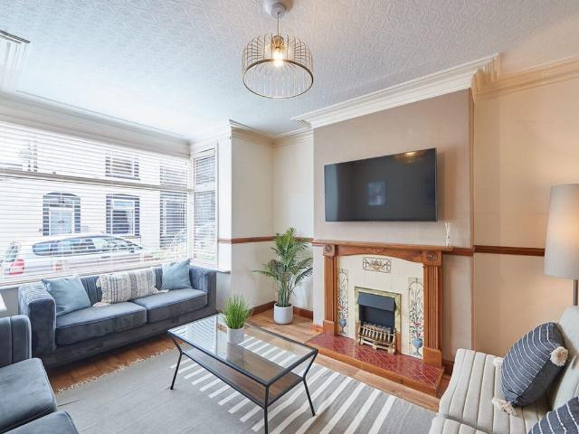 Whitby YO21, 3 bed flat to rent, £2,287 pcm | PrimeLocation