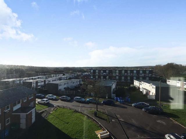 White Thorns Drive, Sheffield S8 2 bed maisonette to rent £700 pcm £162 pw
