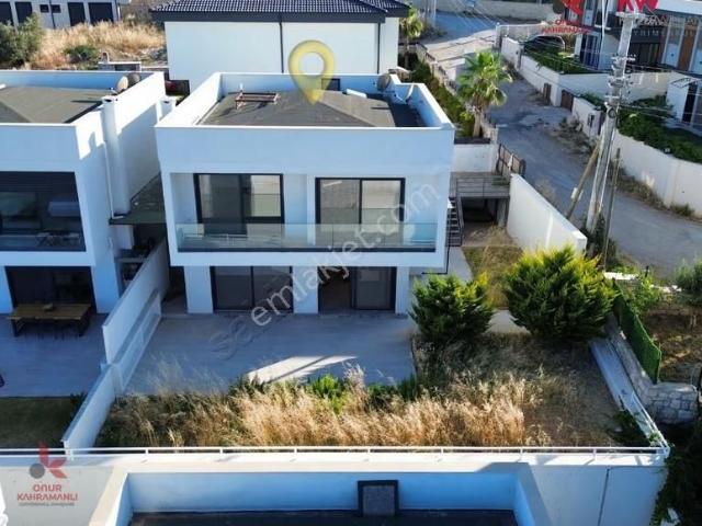 White Dream House Kuyucakta Denize Yakın Modern Vila'