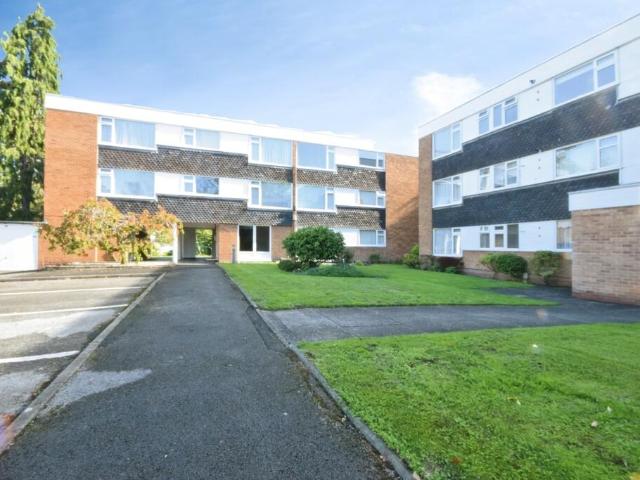 White Falcon Court, Solihull B91 2 bed apartment to rent £1,075 pcm £248 pw