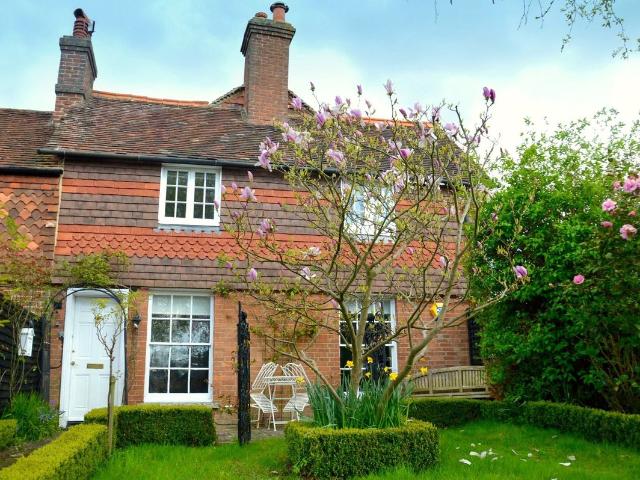 White Hart Cottages, The Street, Ewhurst GU6, 3 bed semi detached house to rent, £2,600 pcm | PrimeLocation