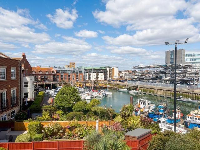 White Hart Road, Portsmouth, PO1 3 bed townhouse to rent £2,650 pcm £612 pw