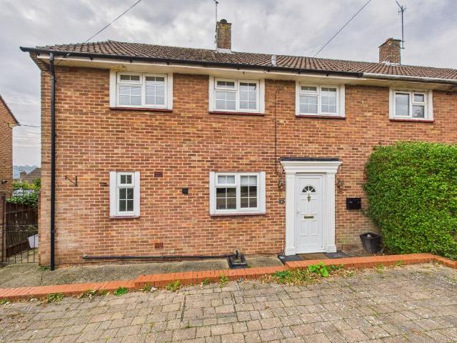 White Hill, Chaulden HP1, 3 bed semi detached house to rent, £2,100 pcm | PrimeLocation