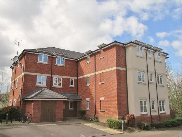 White Horse House, Wolage Drive, Grove, Oxfordshire OX12, 2 bed flat to rent, £1,300 pcm | PrimeLocation