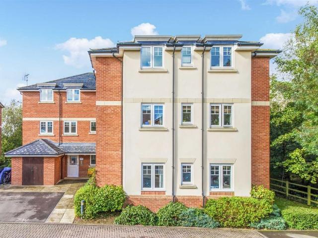 White Horse House, Wolage Drive, Wantage OX12, 2 bed flat to rent, £1,350 pcm | PrimeLocation
