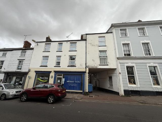 White Horse Mews, Taunton TA4 2 bed flat to rent £800 pcm £185 pw