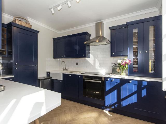 White House, Vicarage Crescent SW11, 3 bed flat to rent, £3,250 pcm | PrimeLocation